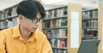 Online learning interface for psychology students